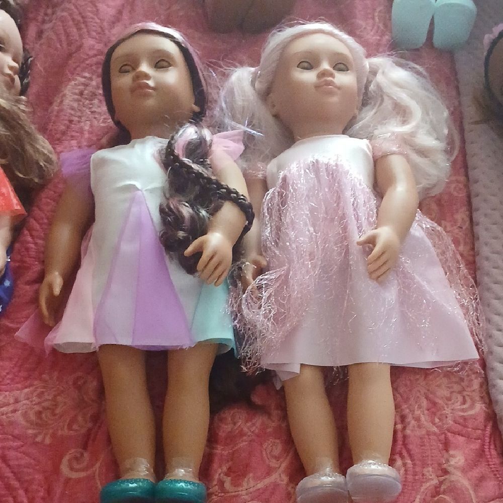 Pink and Purple Dress Dolls Set